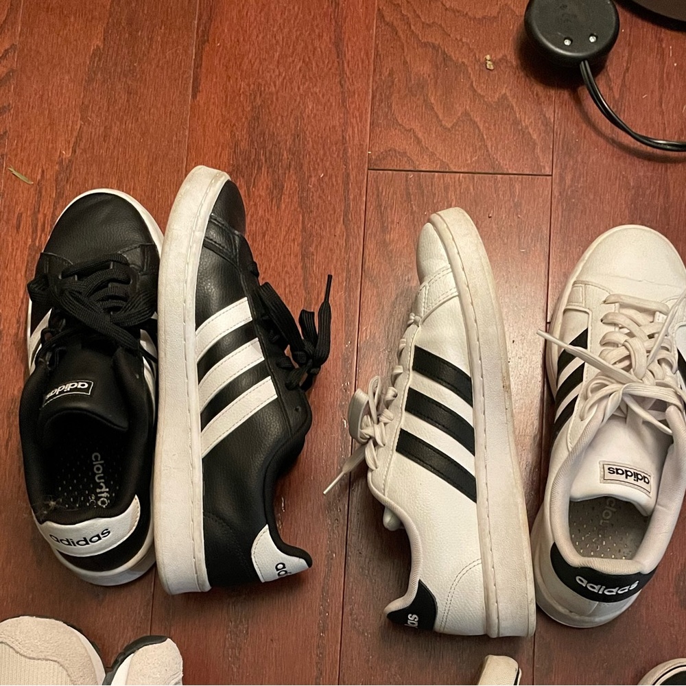 8.5 ADIDAS women’s sneakers